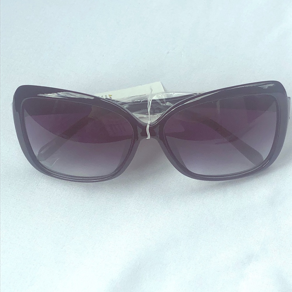 Butterfly shaped over sized sunglasses